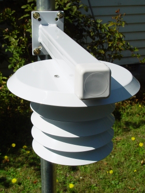 White_shield.jpg (93999 bytes)